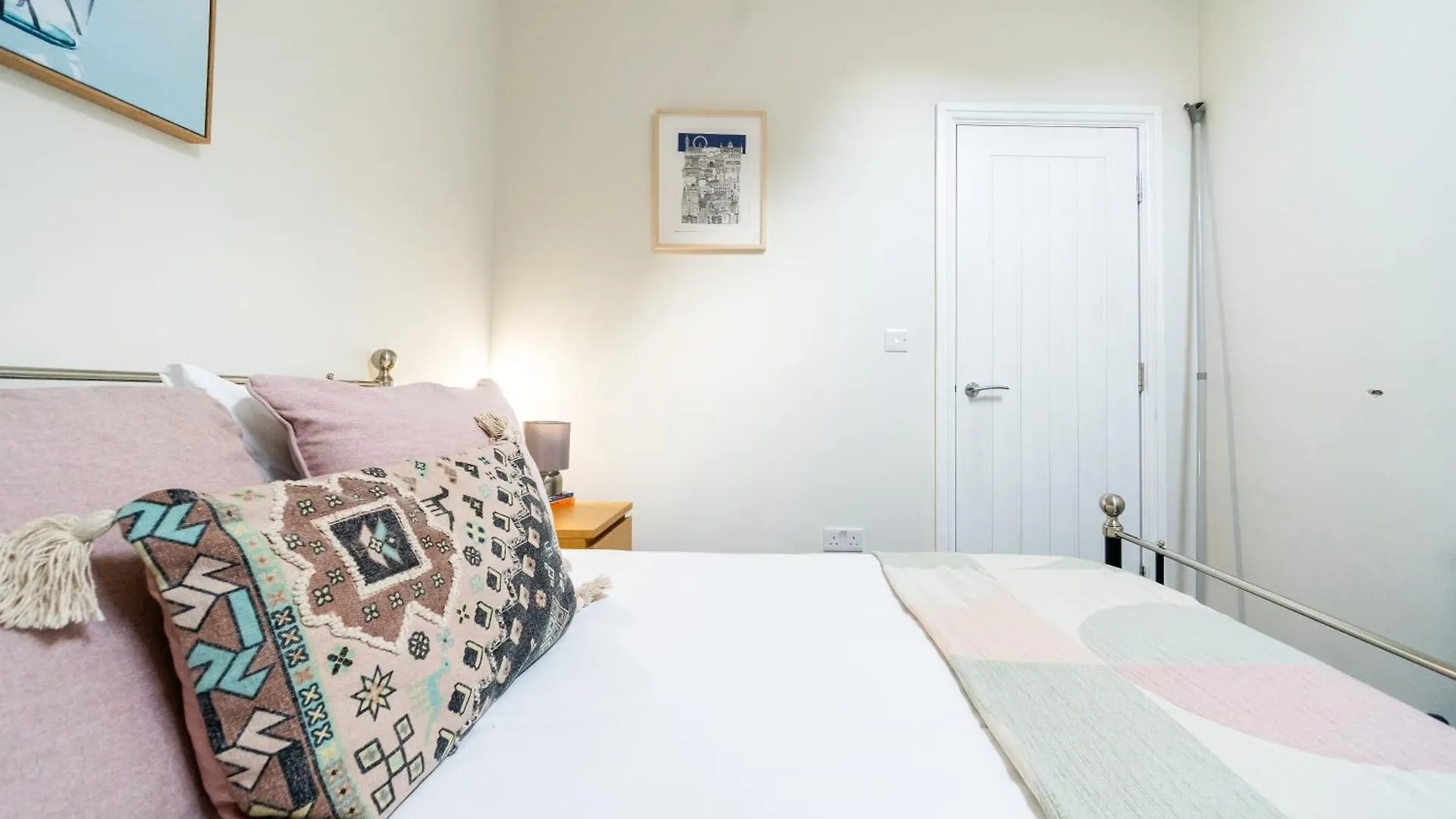 Howard Gardens - 1 Bedroom Apartment In Cardiff City Centre 영국